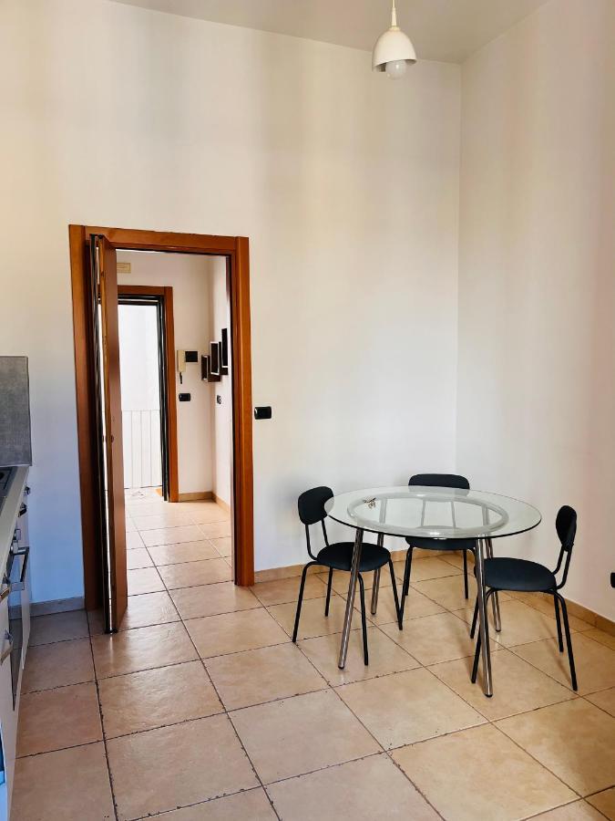 Mamo1 - Appartamento In Pieno Centro Citta Bari Exterior foto